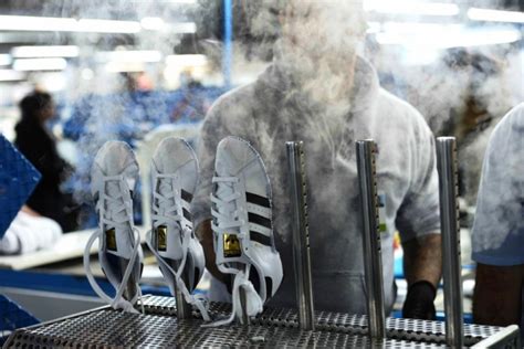 fabrica adidas abrio en argentina|Adidas en Chivilcoy. Reabre una fábrica de zapatillas que había .